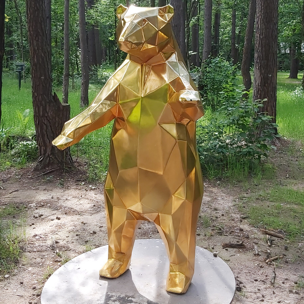 Полигональная фигура оленя в Парке Малевич фото